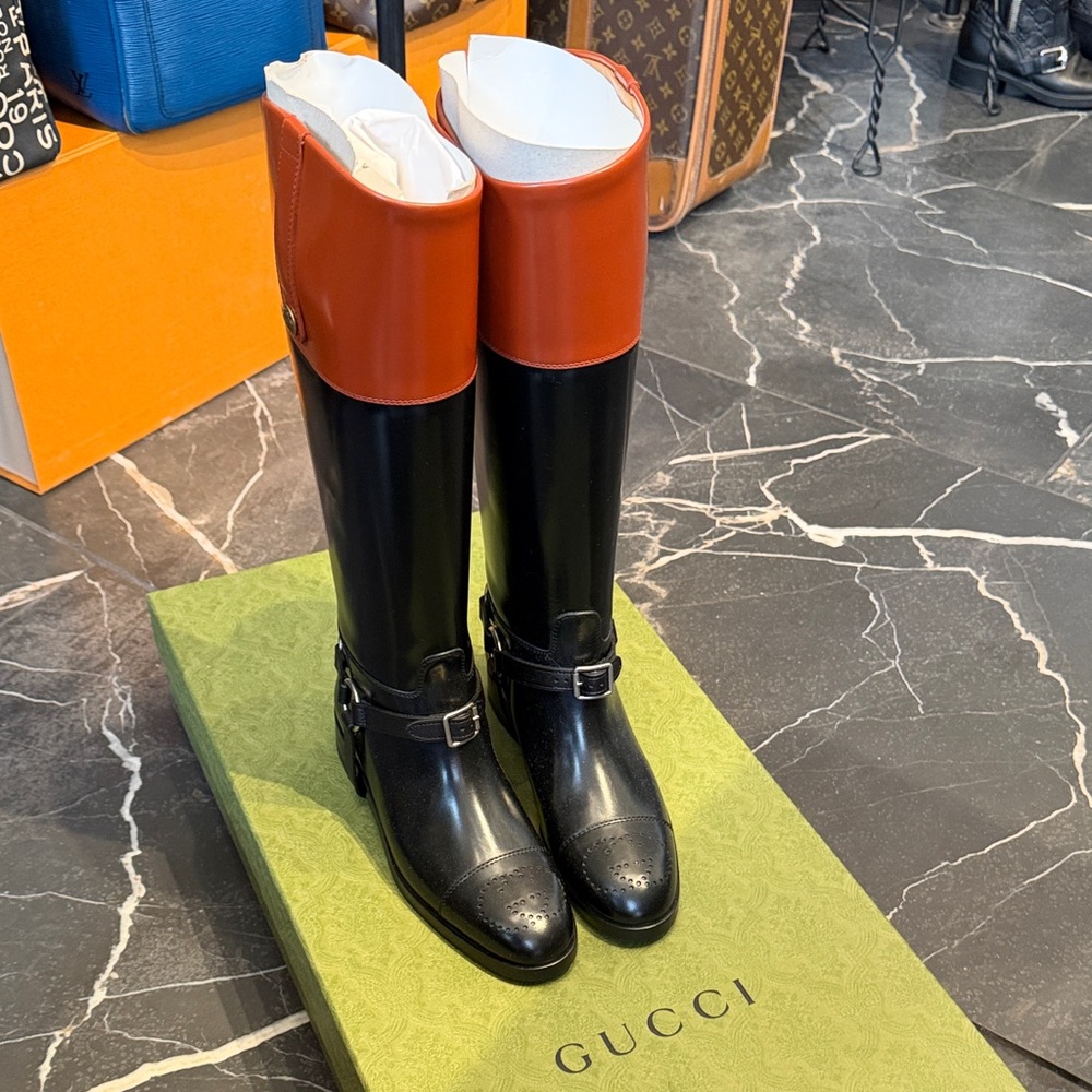Gucci Black Leather Boots with Silver Buckle